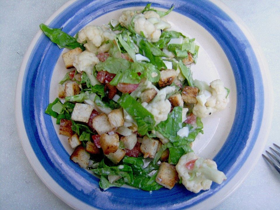 Blumenkohlsalat mit Eiern und Croutons von Merceile| Chefkoch