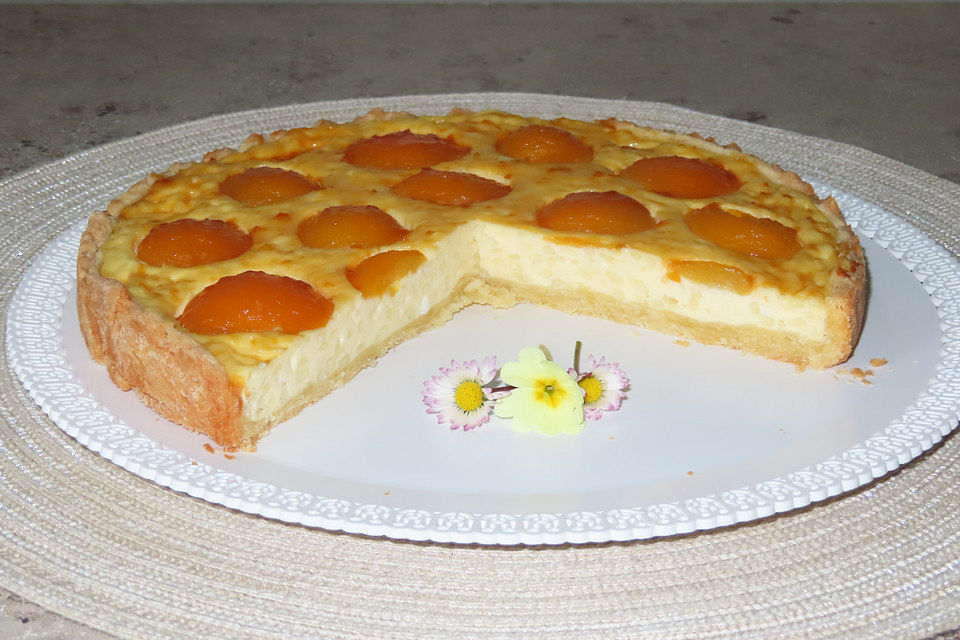 Milchreiskuchen mit Aprikosen