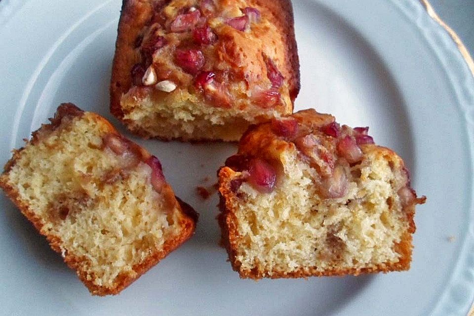 Granatapfel-Mini-Kuchen mit Mandelaroma