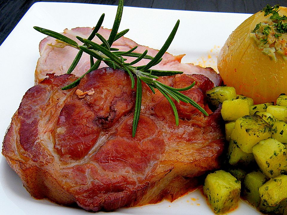 Geräucherter Schweinekamm mit Knoblauch gespickt von Ketti23| Chefkoch
