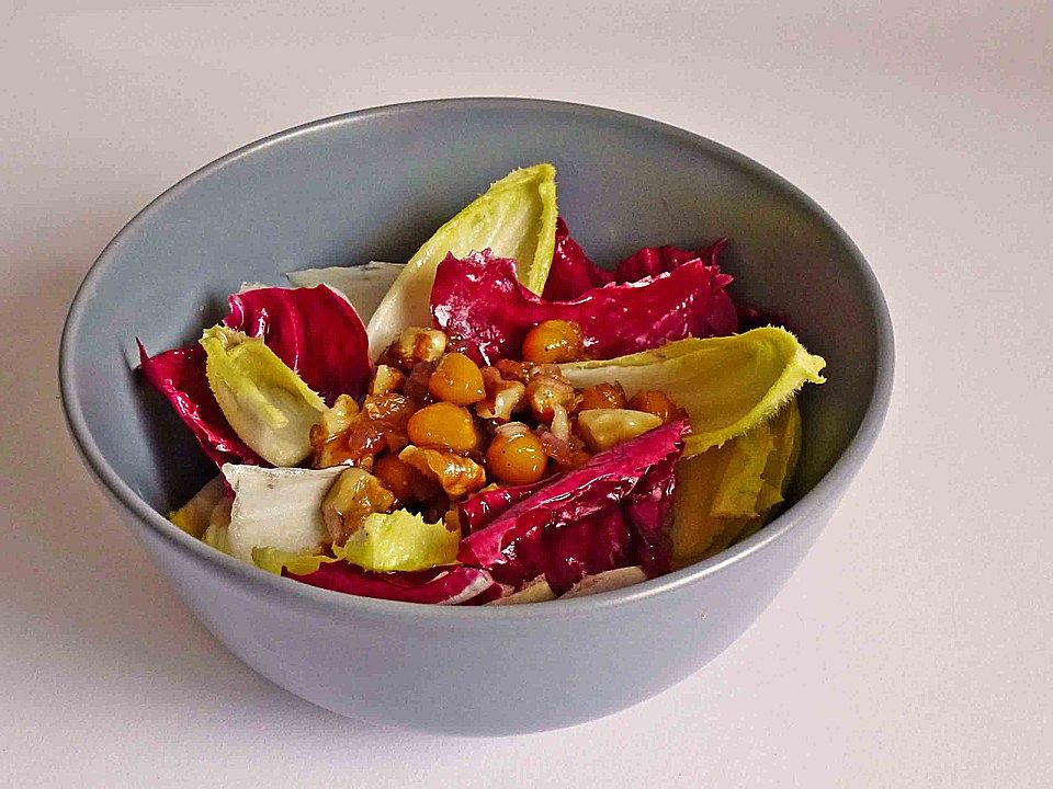 Chicorée-Radicchio-Salat mit Kichererbsentopping von ars_vivendi| Chefkoch