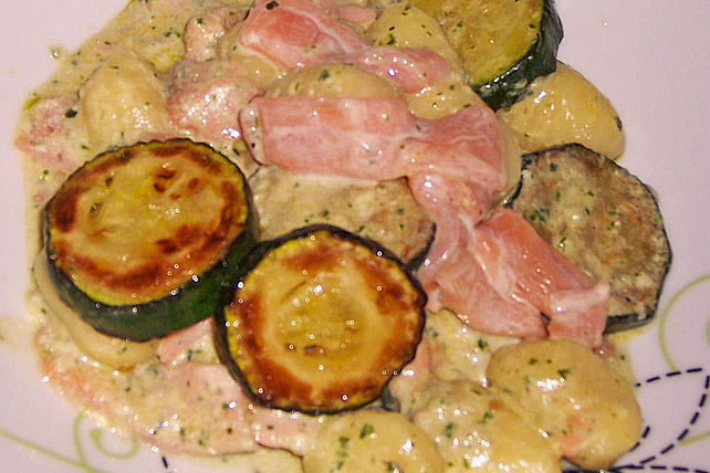 Zwei-Tages Gnocchi mit Räucherlachs und Zucchini von Fairy_Pie| Chefkoch