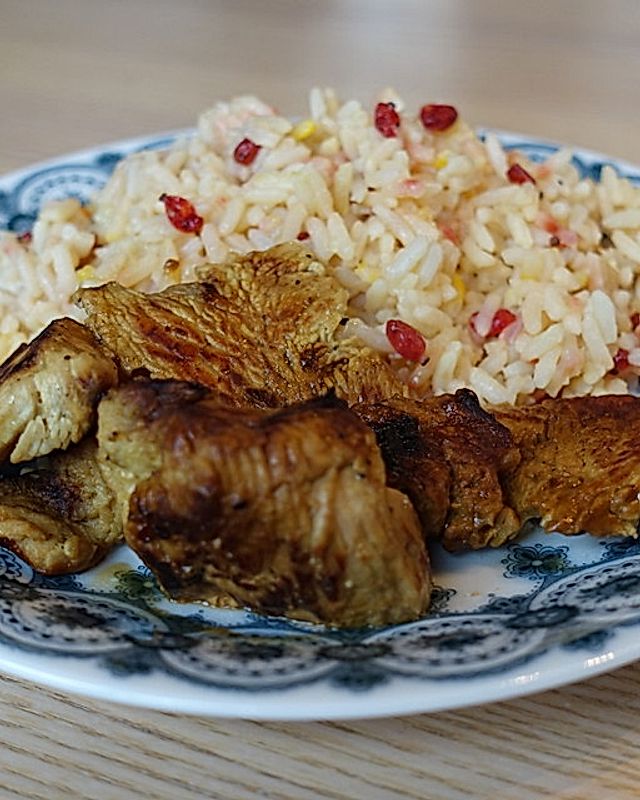 Honig-Hähnchen mit orientalischem Pistazien-Safran-Reis