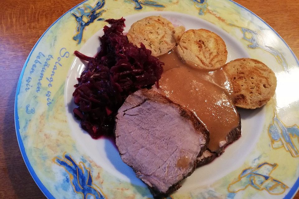 Herzhafter Schweinebraten aus dem Römertopf