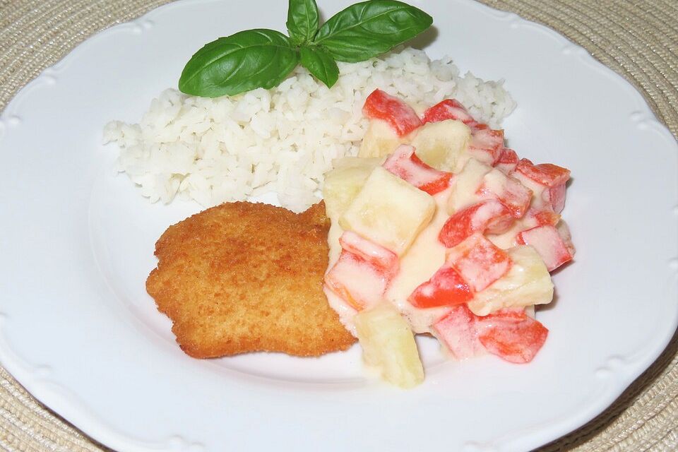 Putenschnitzel in Ananas-Paprika-Sauce