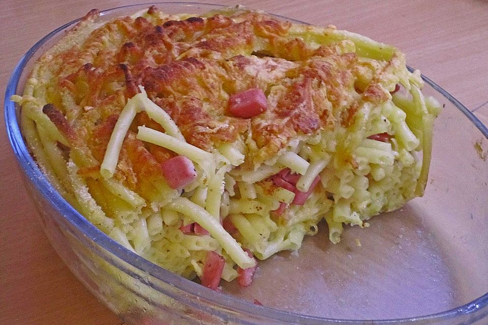 Macaroni/Maccheroncini-Auflauf mit Fleischwurst