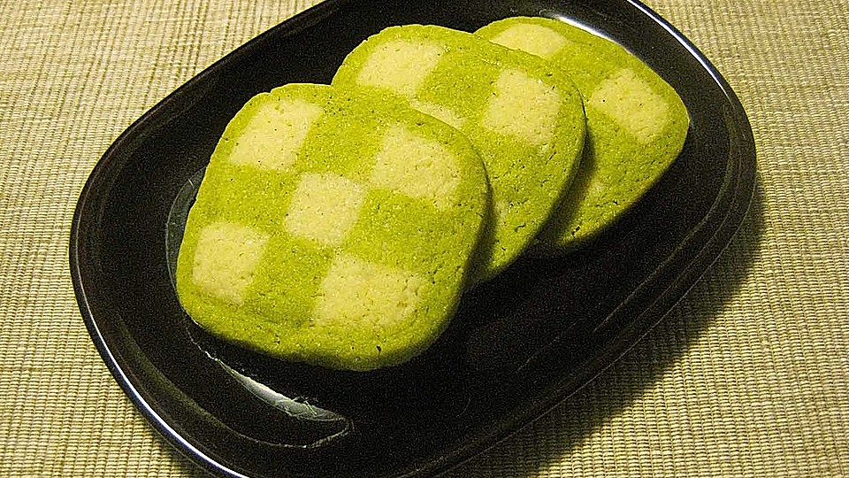 Schachbrettkekse mit Matchapulver von Minifilz