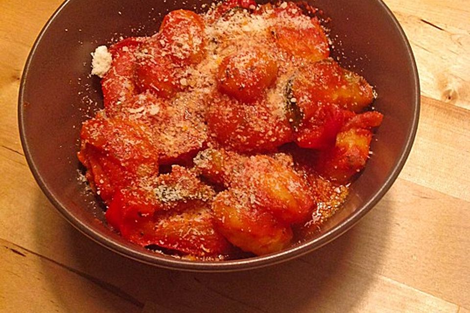 Minz-Ratatouille mit Gnocchi und Parmesan