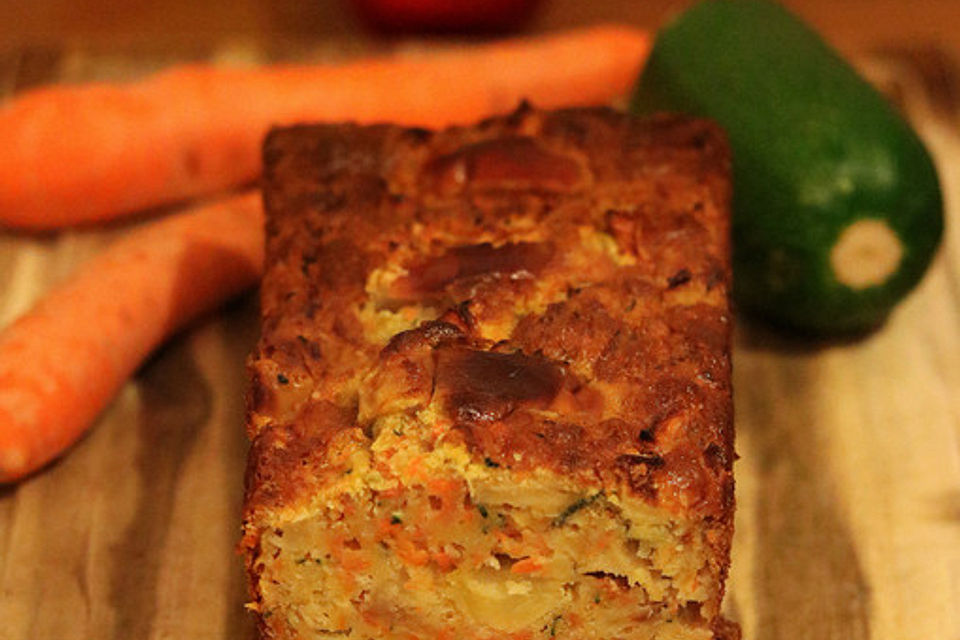 Möhren - Zucchini - Apfel - Kuchen