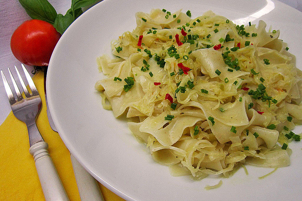 Bandnudeln mit Pfeffer-Sauerkraut