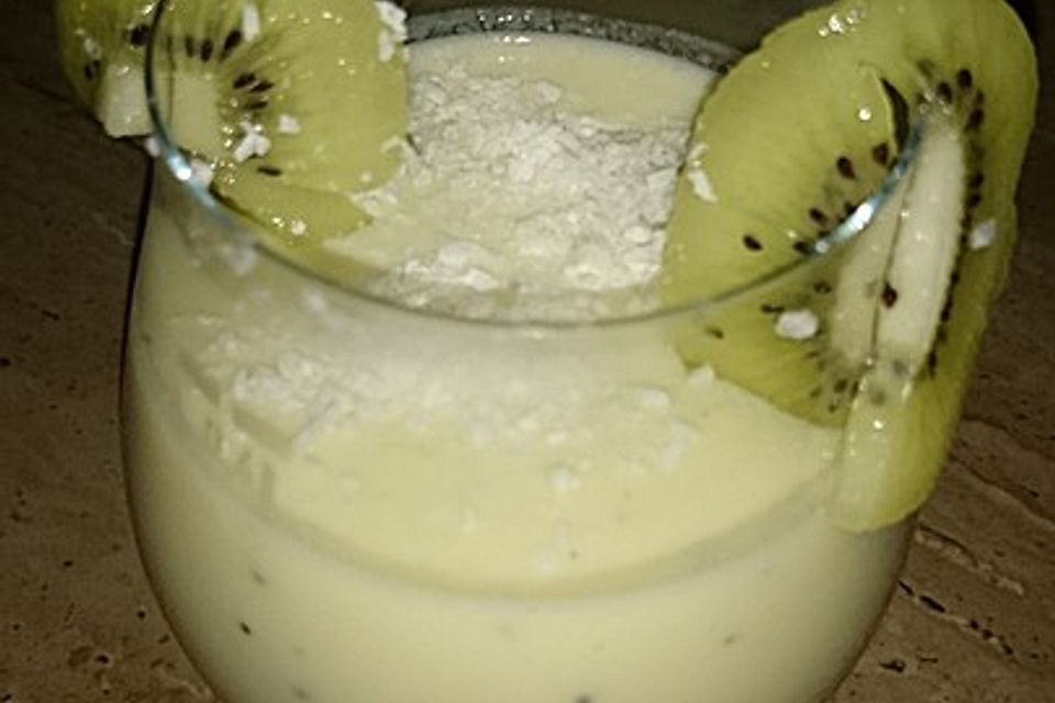 Bananen-Fitness-Milchshake mit Kiwi