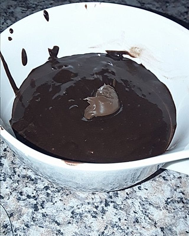 Schokoladiger Tassenkuchen aus der Mikrowelle