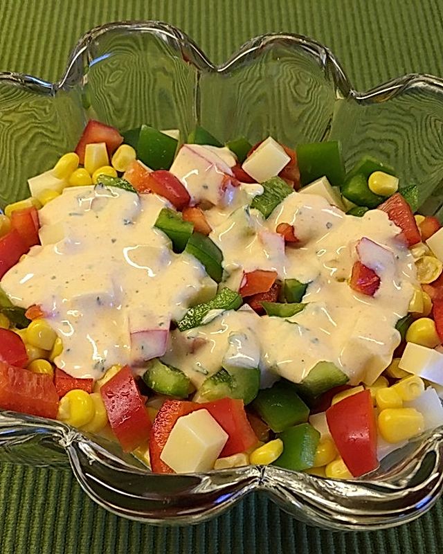 Paprika-Mais-Käse Salat