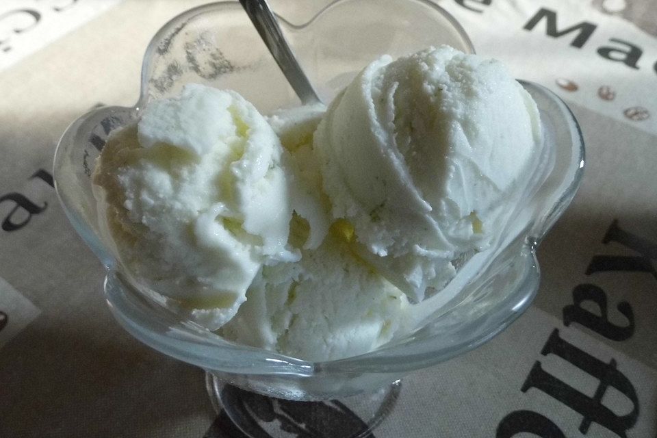 Limetteneis aus Joghurt und Quark