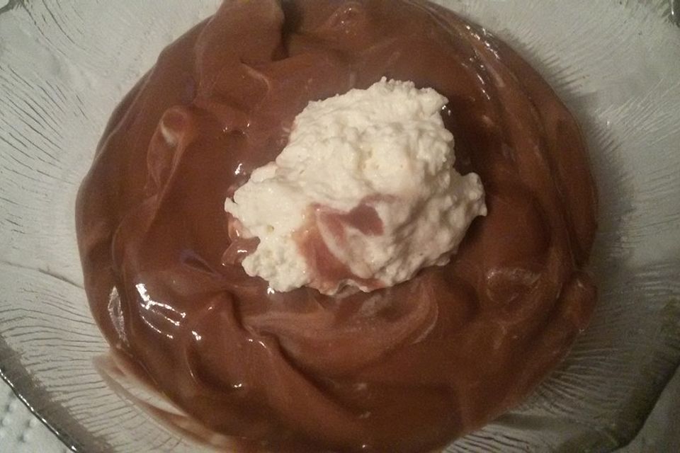 Schokoladenmousse mit Chili