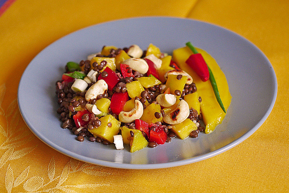 Linsensalat mit Mango und Paprika