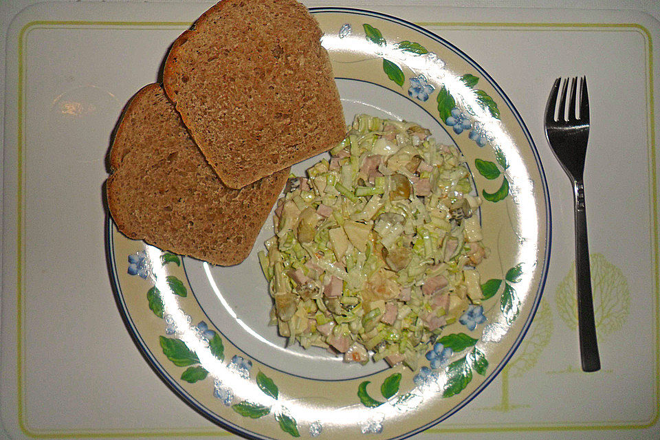 Lauchsalat mit  Dinkel-Walnussöl-Sandwich