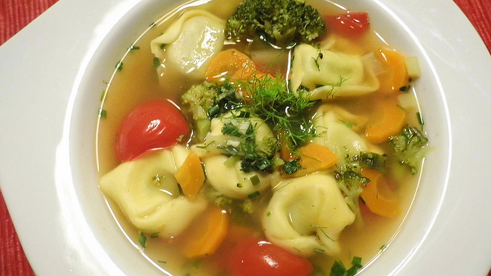 Tortellini-Suppe