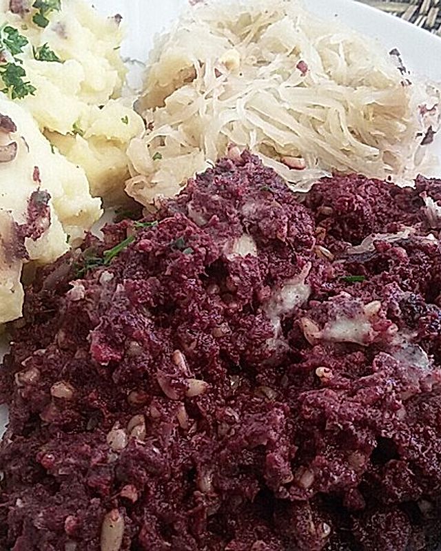 Grützwurst mit Sauerkraut