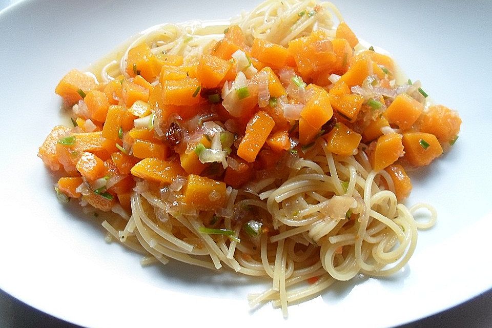 Kürbis mit Spaghetti