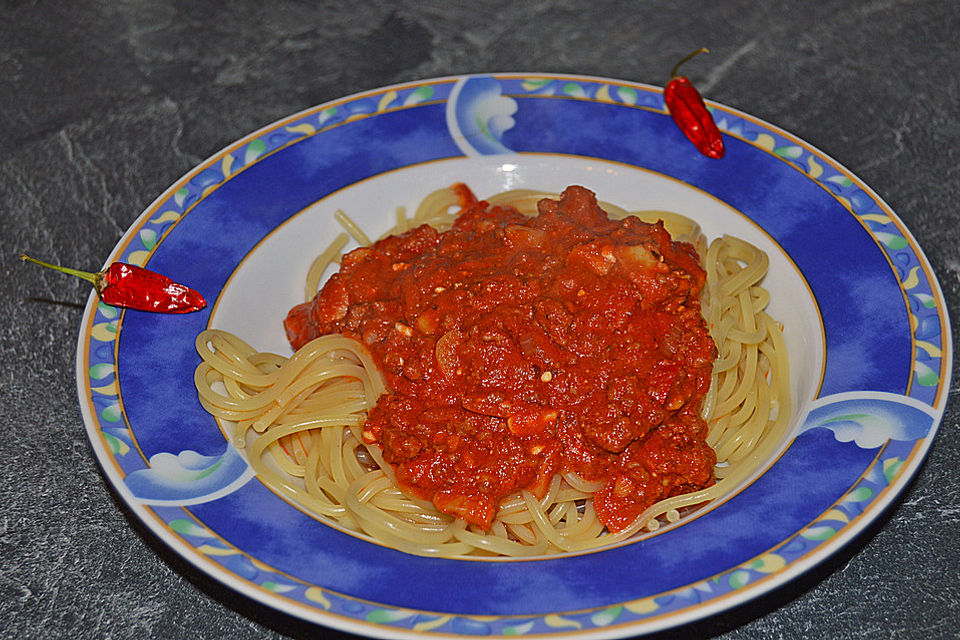 Spezial-Bolognese mit Fetakäse und Champignons