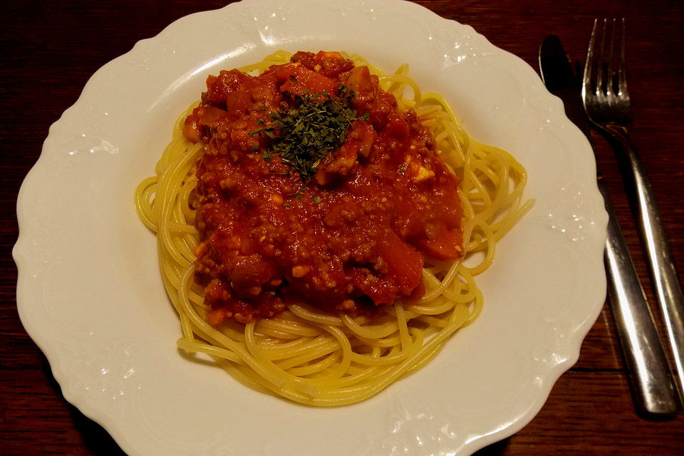 Spezial-Bolognese mit Fetakäse und Champignons