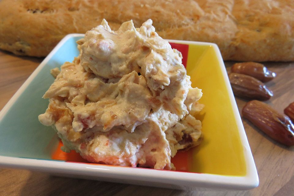 Pikanter Dattel-Frischkäse-Dip Pikanter Dattel-Frischkäse-Dip