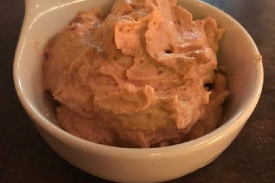 Pikanter Dattel-Frischkäse-Dip Pikanter Dattel-Frischkäse-Dip