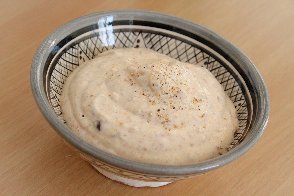 Pikanter Dattel-Frischkäse-Dip Pikanter Dattel-Frischkäse-Dip