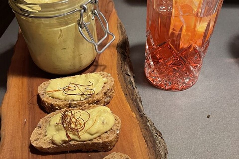 Pikanter Dattel-Frischkäse-Dip Pikanter Dattel-Frischkäse-Dip
