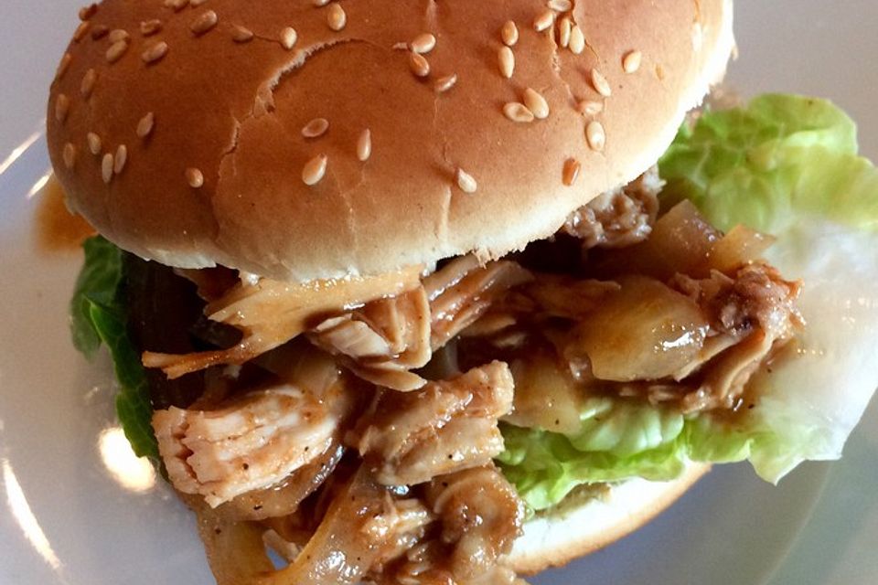 Pulled Chicken in einer Honey-Mustard-BBQ Sauce