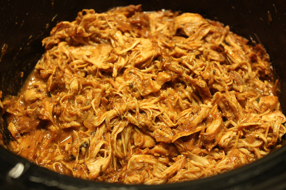 Pulled Chicken in einer Honey-Mustard-BBQ Sauce