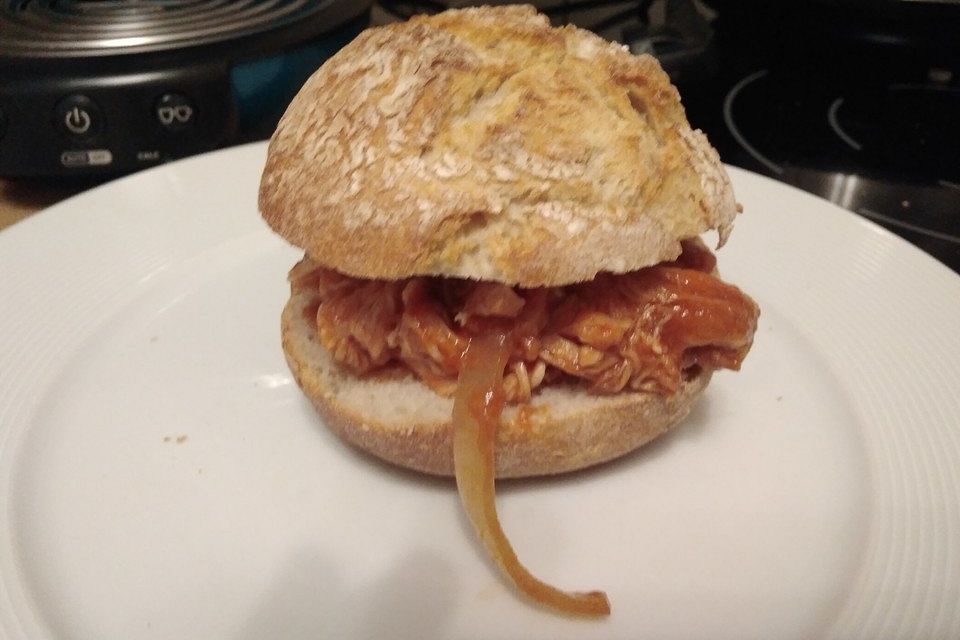 Pulled Chicken in einer Honey-Mustard-BBQ Sauce