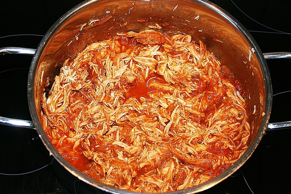 Pulled Chicken in einer Honey-Mustard-BBQ Sauce