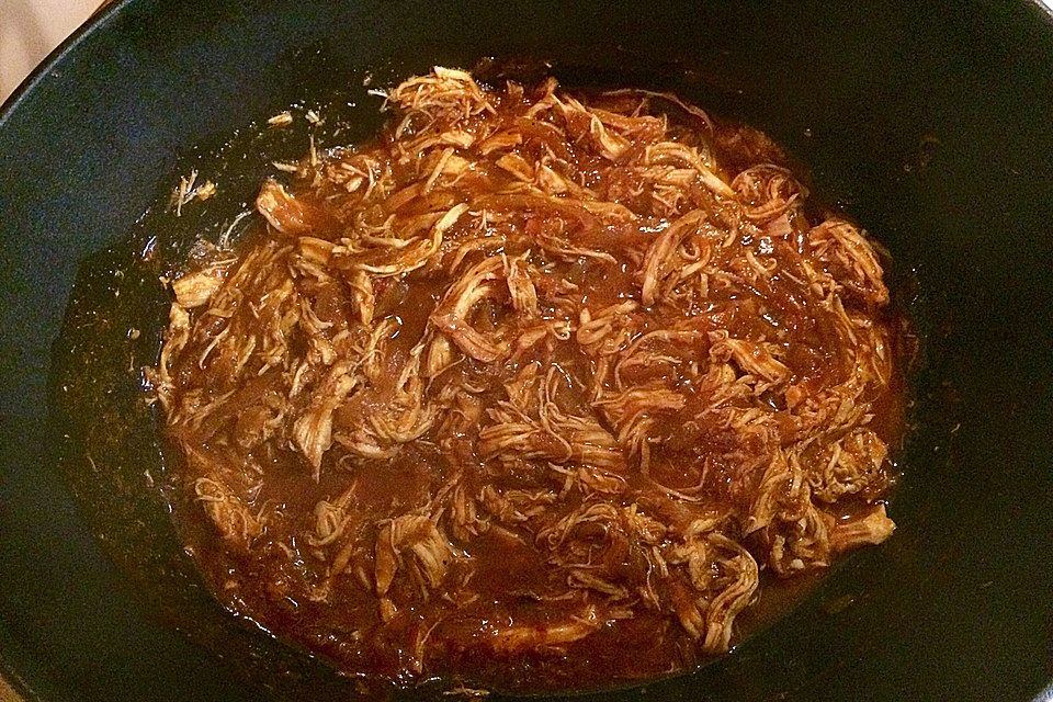 Pulled Chicken in einer Honey-Mustard-BBQ Sauce