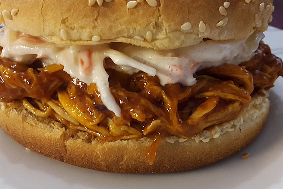 Pulled Chicken in einer Honey-Mustard-BBQ Sauce