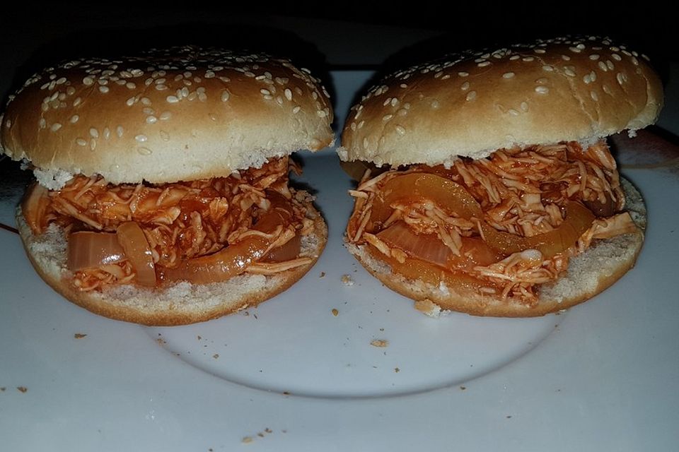 Pulled Chicken in einer Honey-Mustard-BBQ Sauce