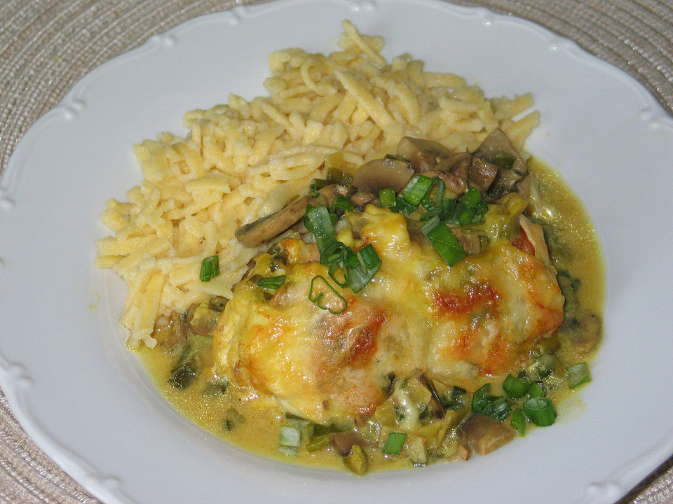 Hähnchenfilets in Curry-Pilz-Soße von Schwarz-Geschka| Chefkoch