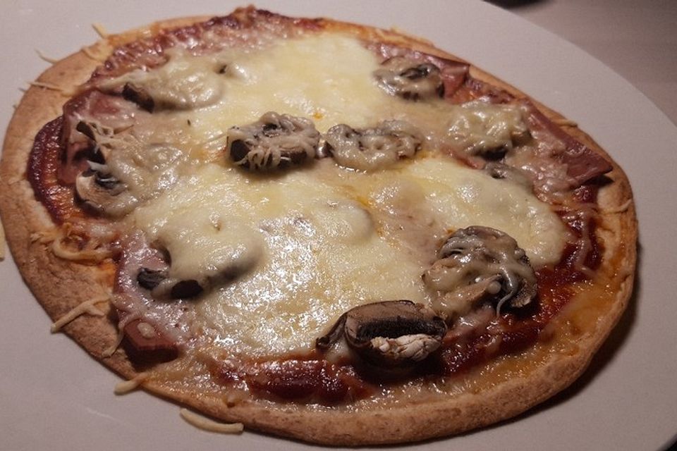 Tortilla-Pizza, besonders fettarm