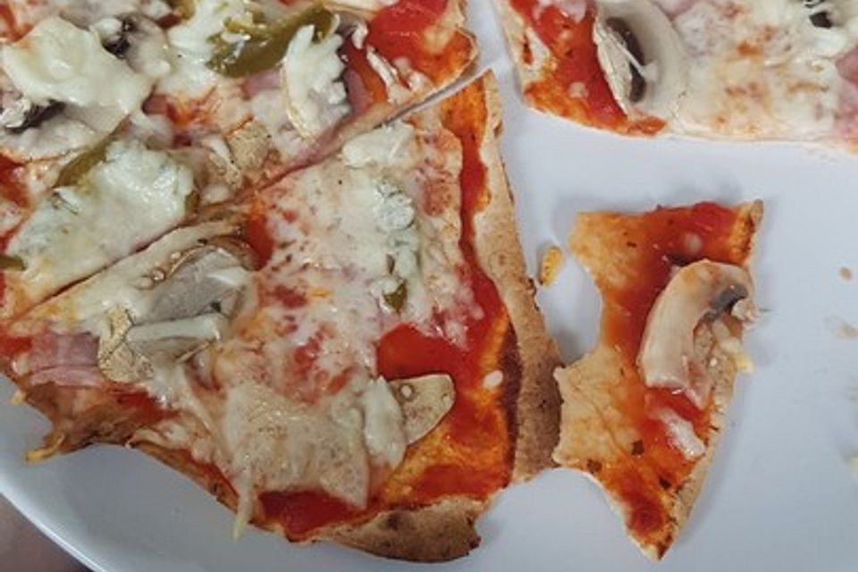 Tortilla-Pizza, besonders fettarm