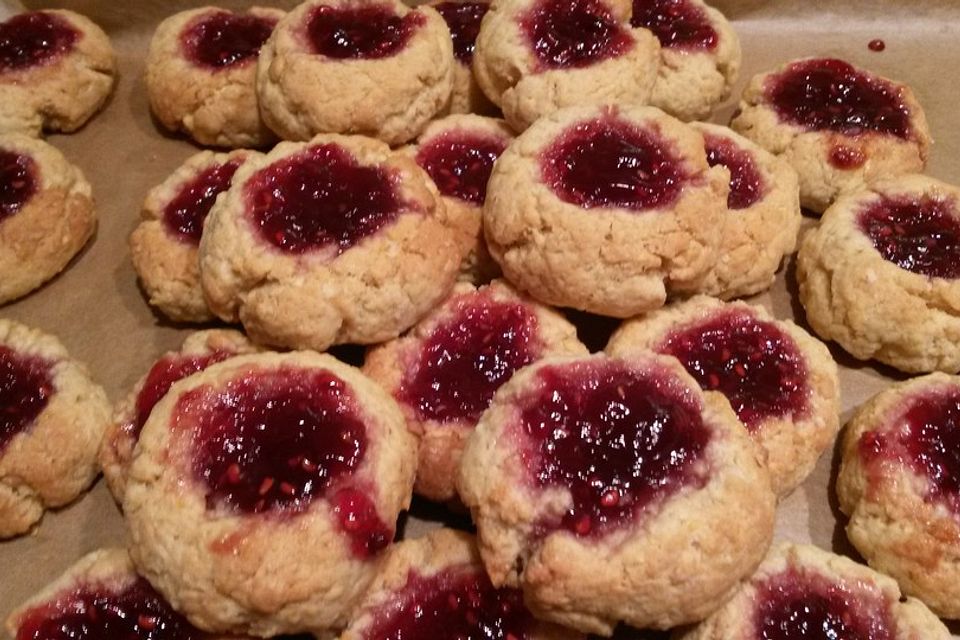 Gefüllte Marzipan-Haferflockenkekse Gefüllte Marzipan-Haferflockenkekse