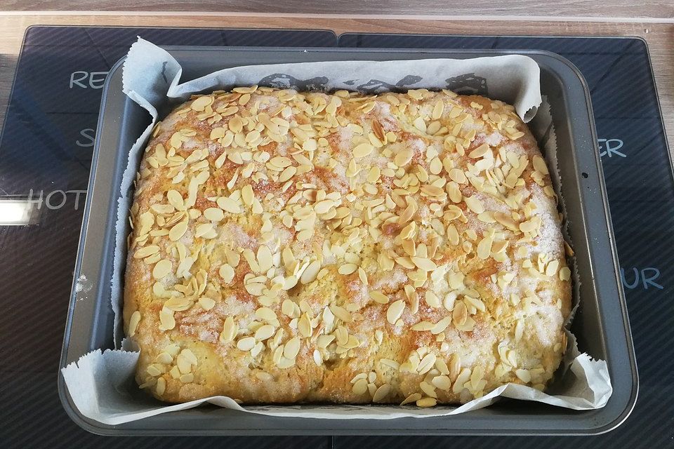 Blechkuchen - Blech-Butterkuchen Blechkuchen - Blech-Butterkuchen