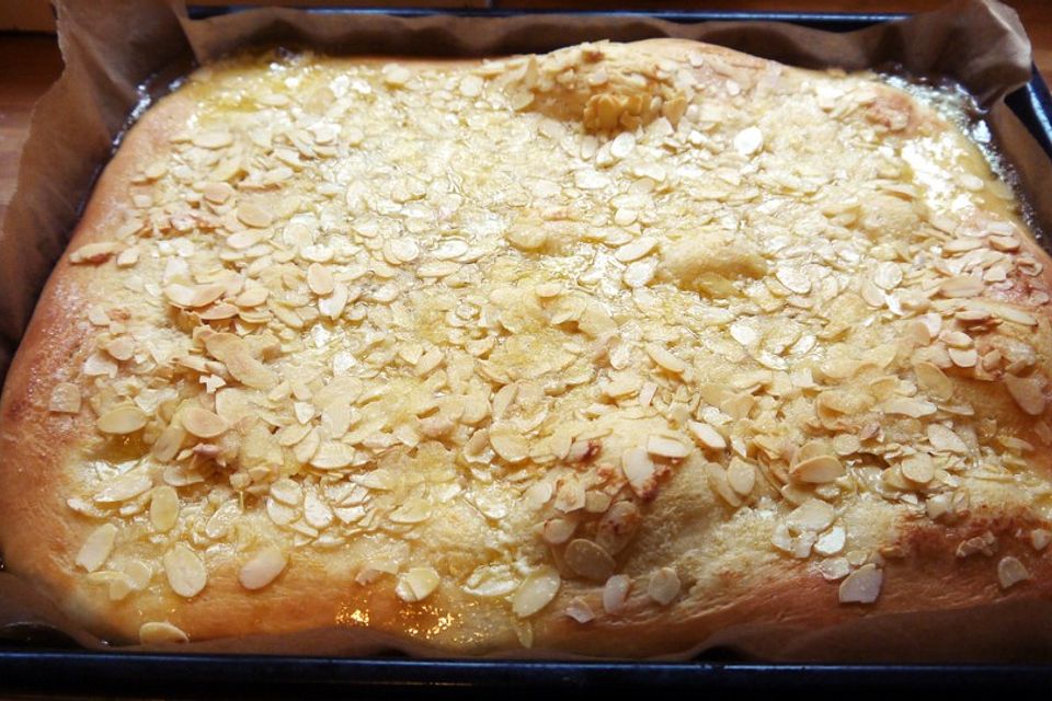 Blechkuchen - Blech-Butterkuchen Blechkuchen - Blech-Butterkuchen
