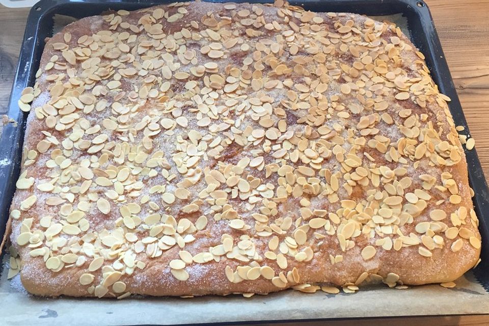 Blechkuchen - Blech-Butterkuchen Blechkuchen - Blech-Butterkuchen