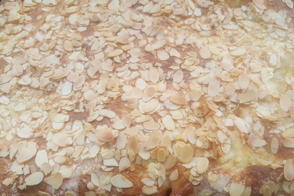 Blechkuchen - Blech-Butterkuchen Blechkuchen - Blech-Butterkuchen