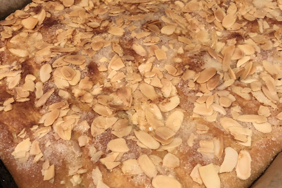 Blechkuchen - Blech-Butterkuchen Blechkuchen - Blech-Butterkuchen