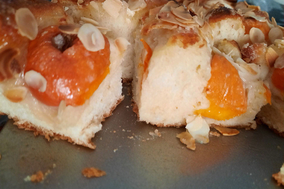 Blechkuchen - Blech-Butterkuchen Blechkuchen - Blech-Butterkuchen