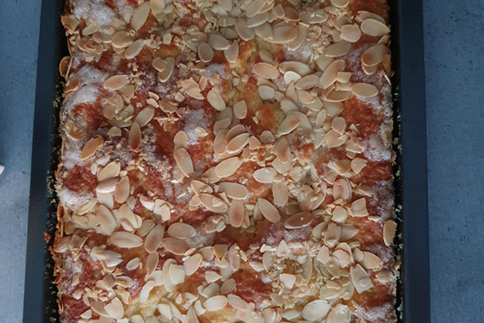 Blechkuchen - Blech-Butterkuchen Blechkuchen - Blech-Butterkuchen