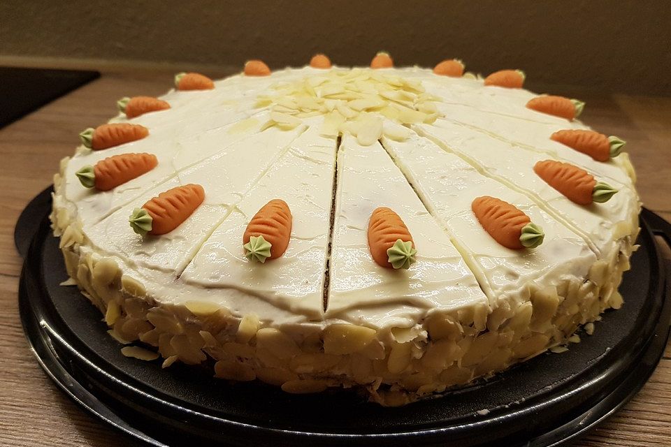 Karottenkuchen, Rüblikuchen oder Möhrenkuchen