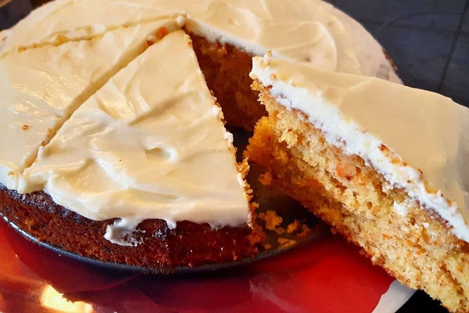 Karottenkuchen, Rüblikuchen oder Möhrenkuchen